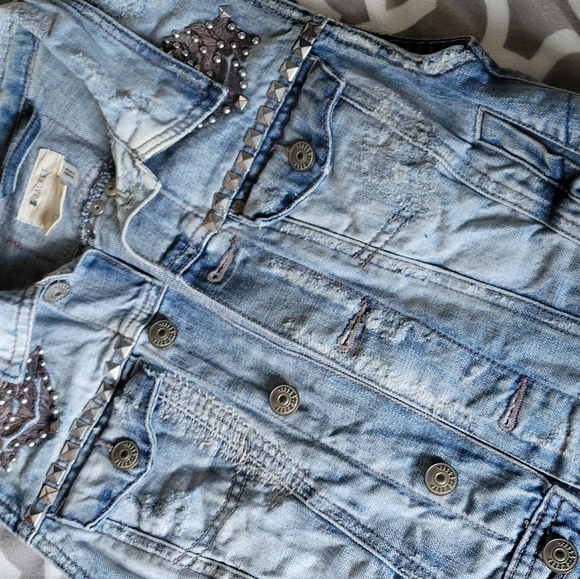 Jean jacket vest. Size 4. - Picture 5 of 10